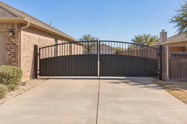Double Drive Gates